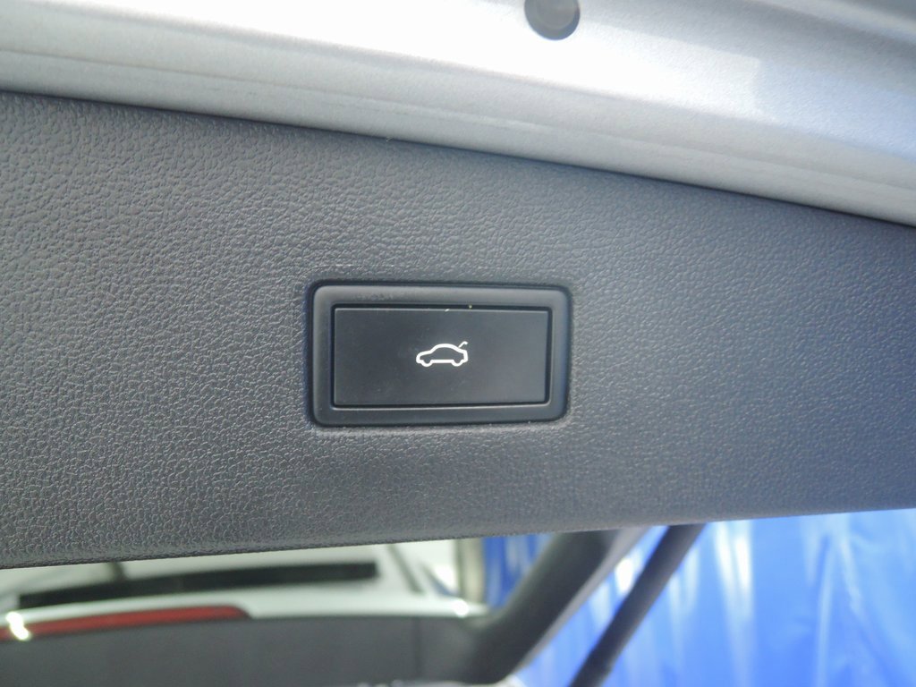 Used 2022 Volkswagen Tiguan SE image 35