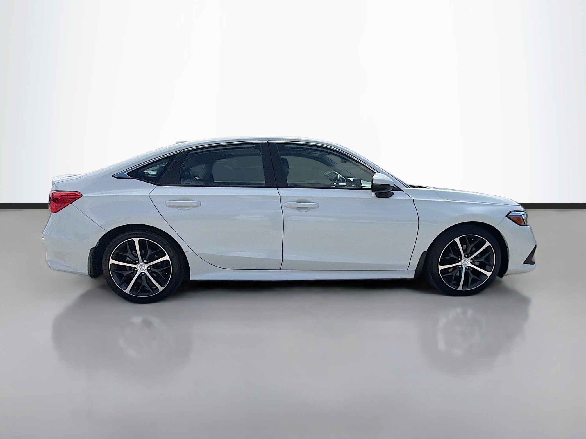 Used 2024 Honda Civic Touring image 2