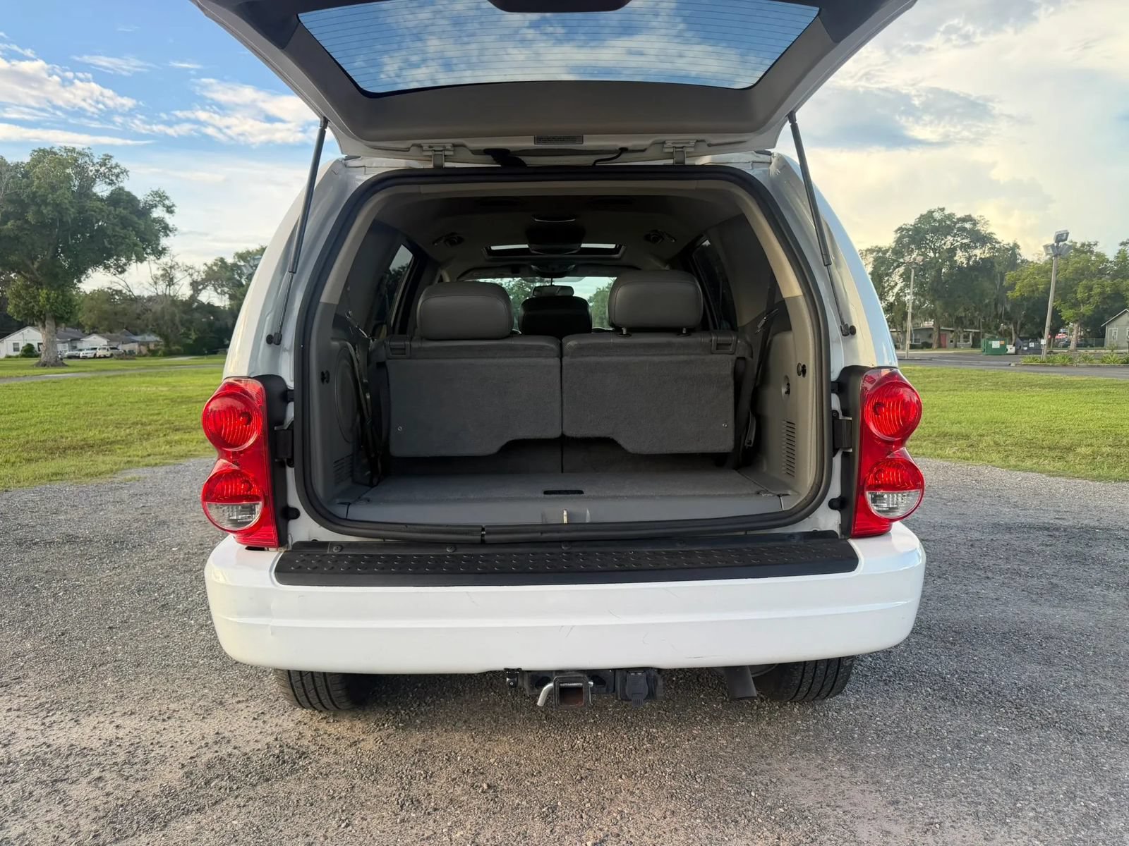 Used 2005 Dodge Durango Limited w/ Trailer Tow Group RWD image 7