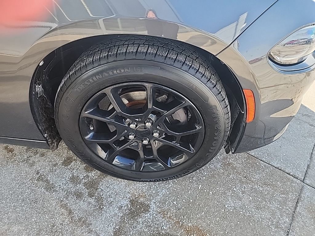 Used 2017 Dodge Charger SXT image 9