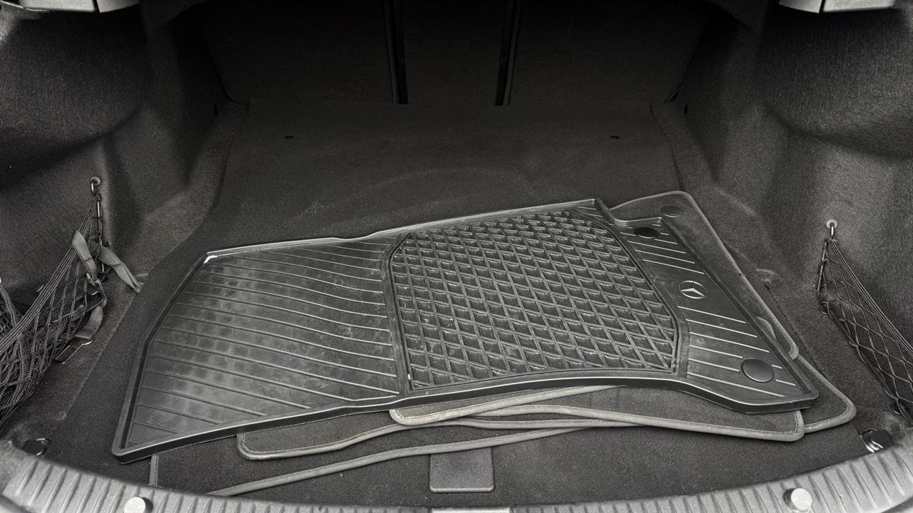 Used 2018 Mercedes-Benz C 300 Sedan image 19