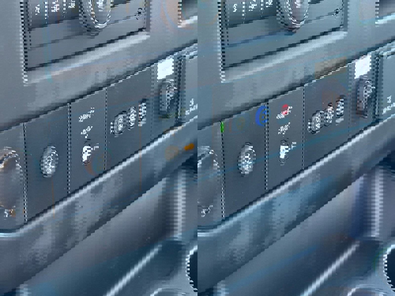 New 2024 Chevrolet Express 3500 w/ Power Convenience Package image 23