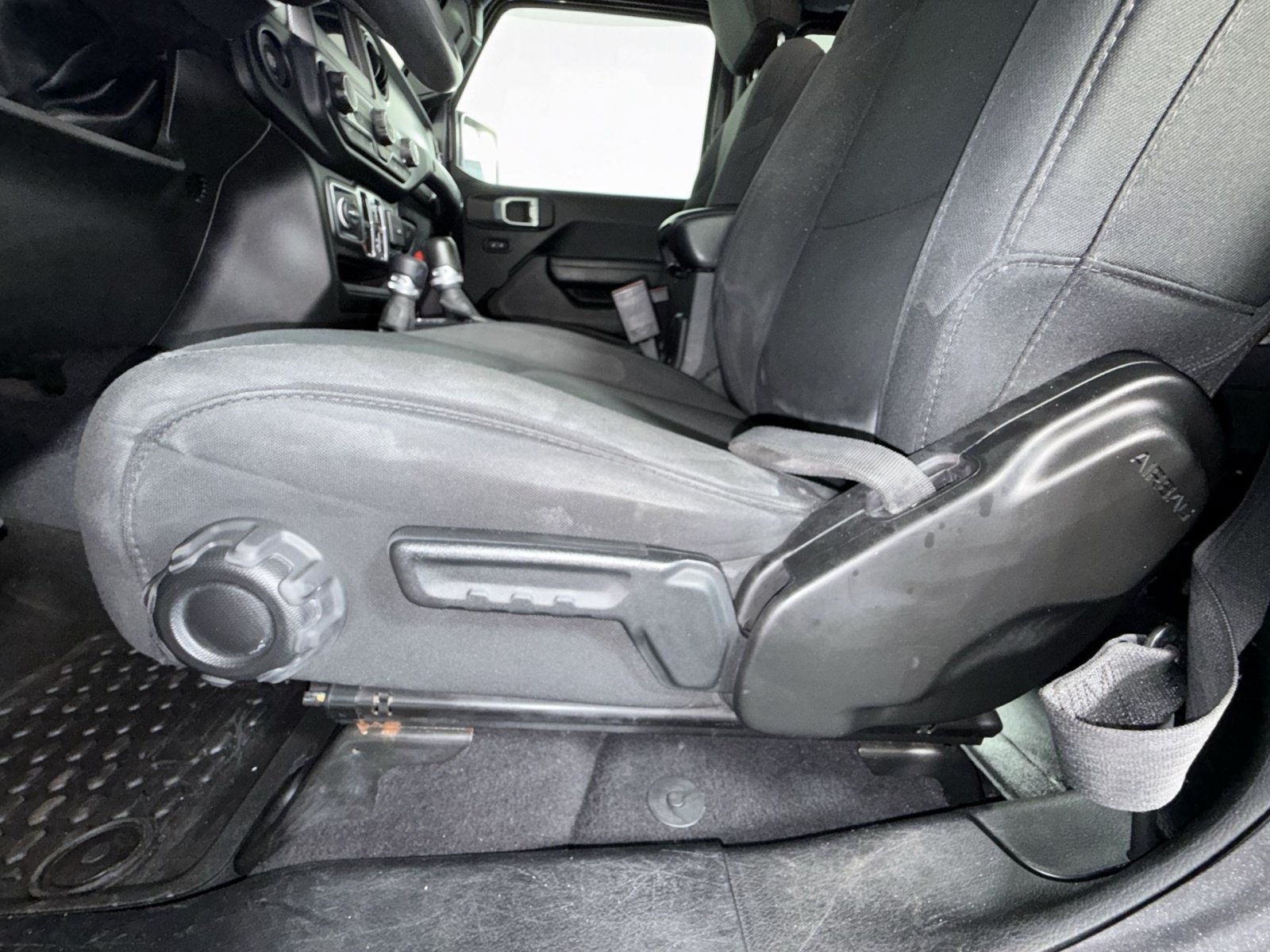 Used 2023 Jeep Wrangler Unlimited Sport AWD/4WD image 14