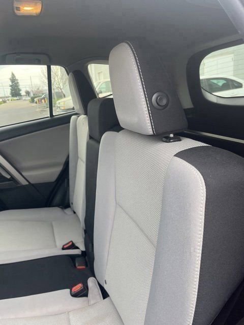 Used 2016 Toyota RAV4 XLE image 9