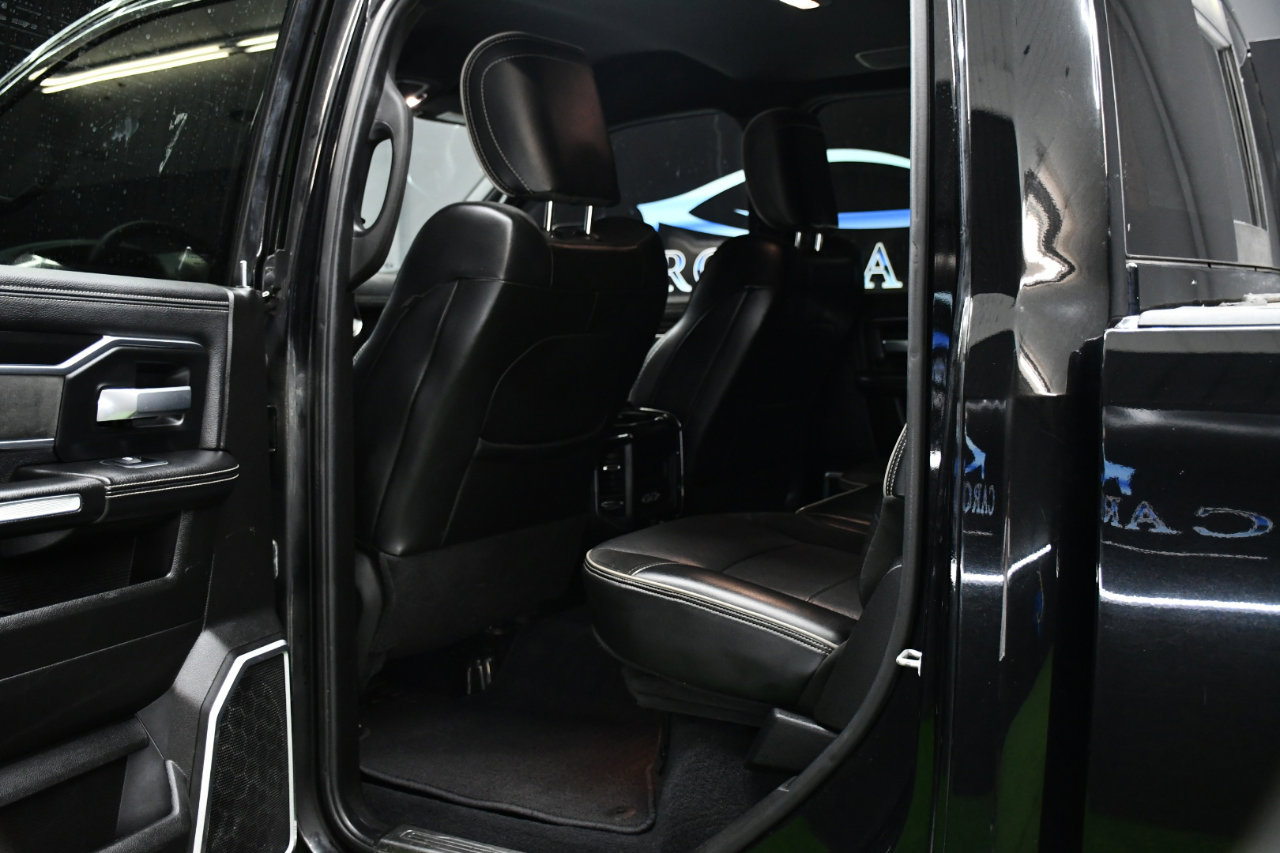 Used 2019 RAM 3500 Laramie w/ Black Appearance Package image 43