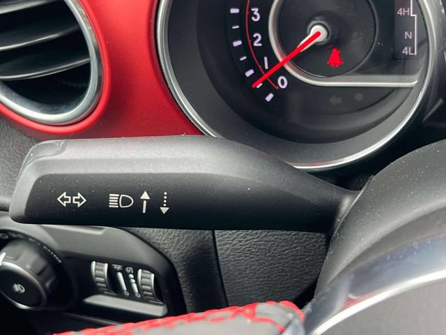 Used 2018 Jeep Wrangler Unlimited Rubicon AWD/4WD image 11