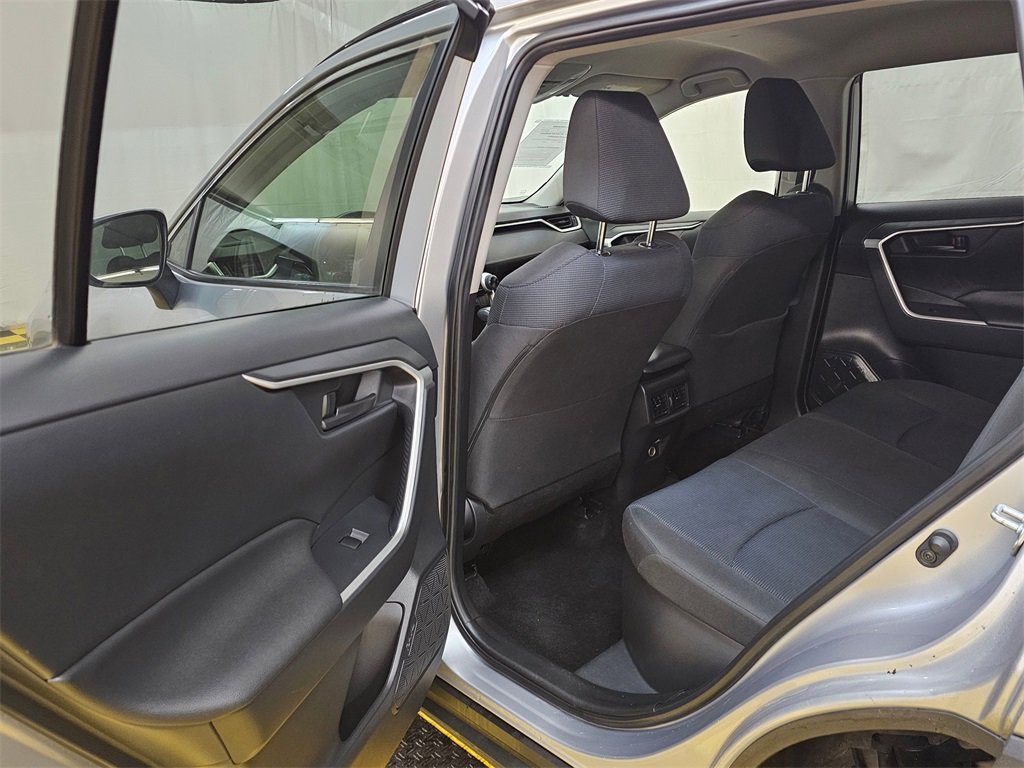 Used 2022 Toyota RAV4 LE image 15