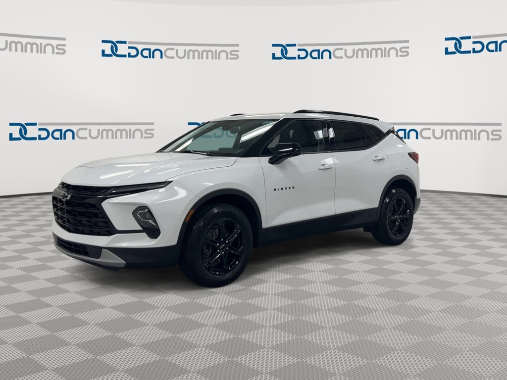 Used 2023 Chevrolet Blazer LT FWD image 4