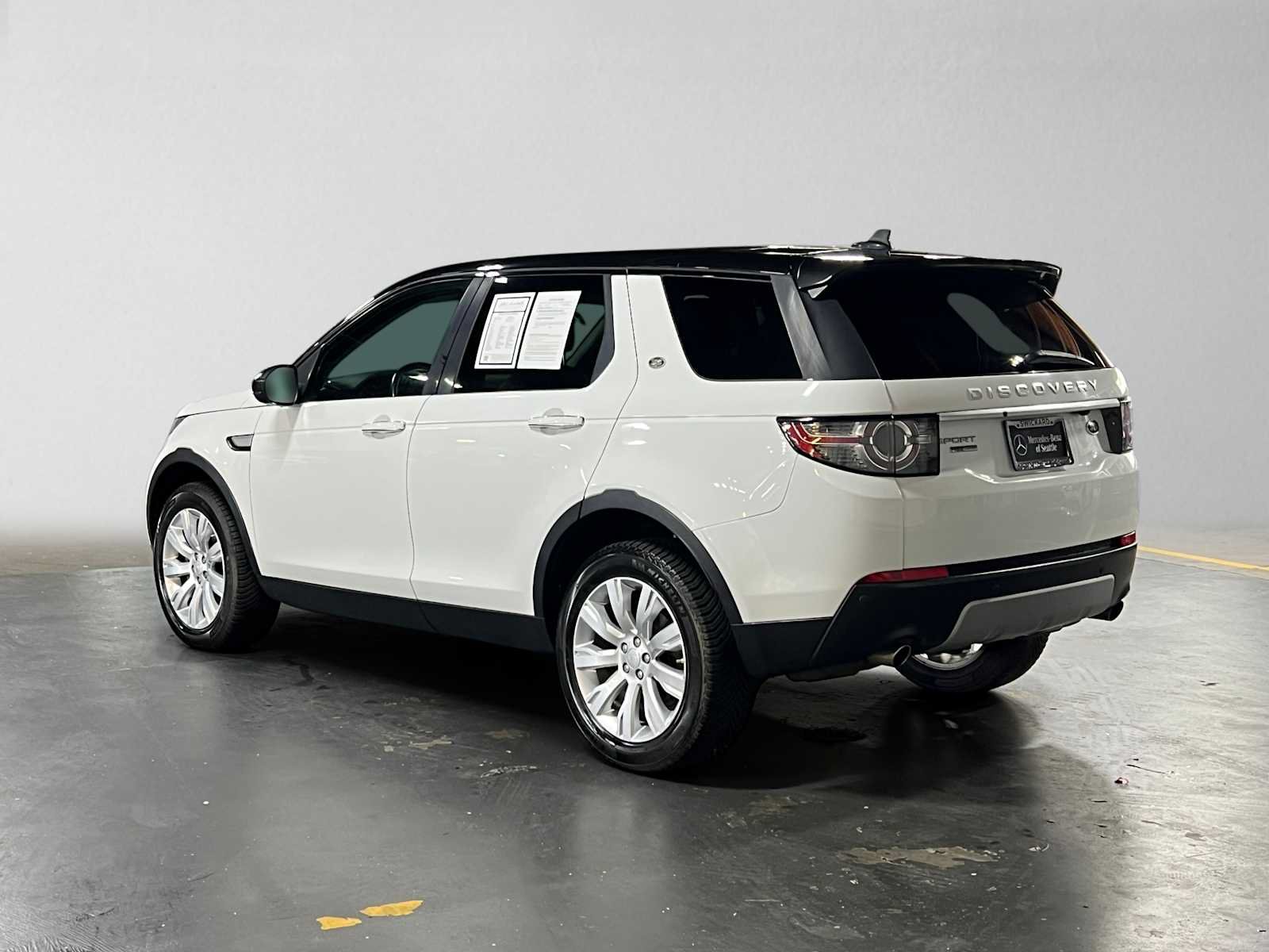 Used 2015 Land Rover Discovery Sport HSE Luxury AWD/4WD image 5