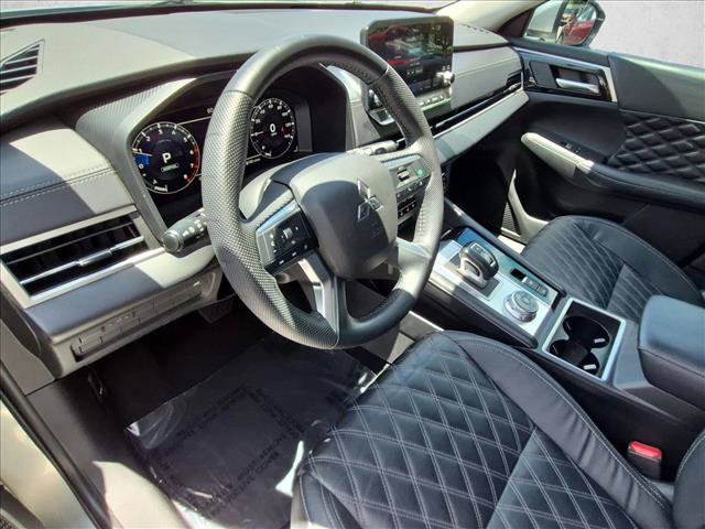 Used 2023 Mitsubishi Outlander SEL FWD image 10