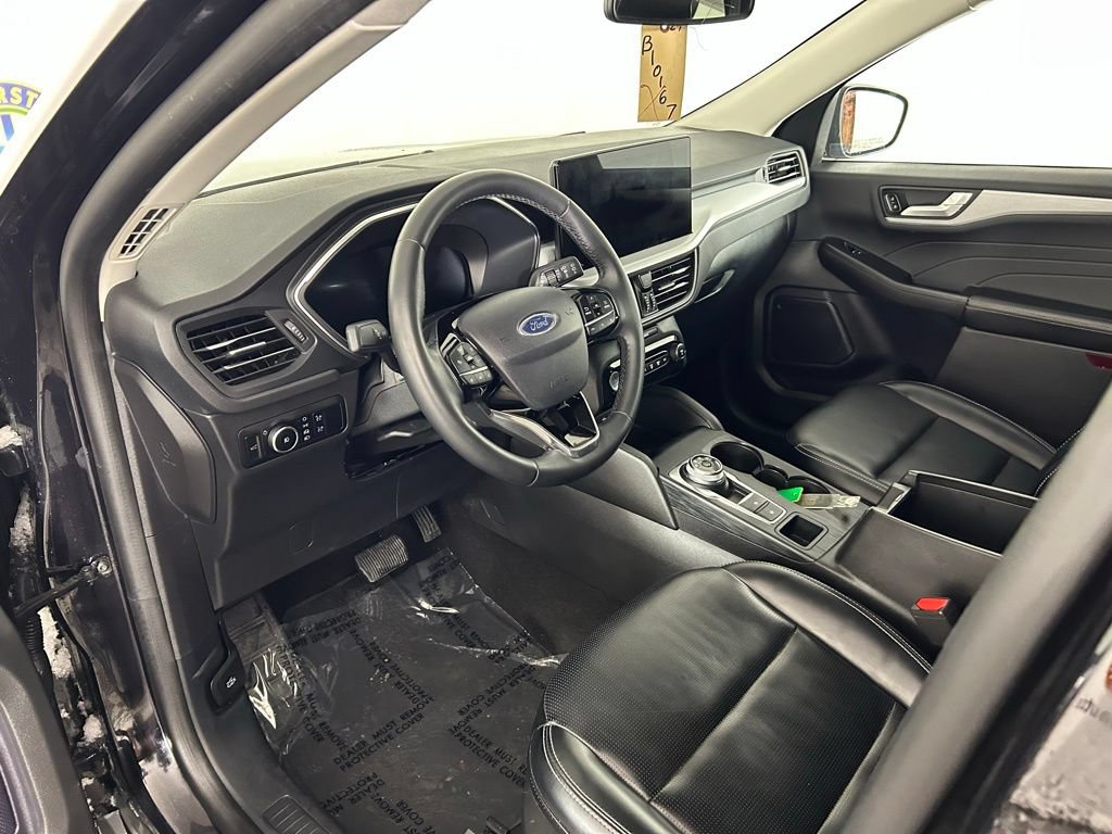 Used 2024 Ford Escape Platinum AWD/4WD image 13
