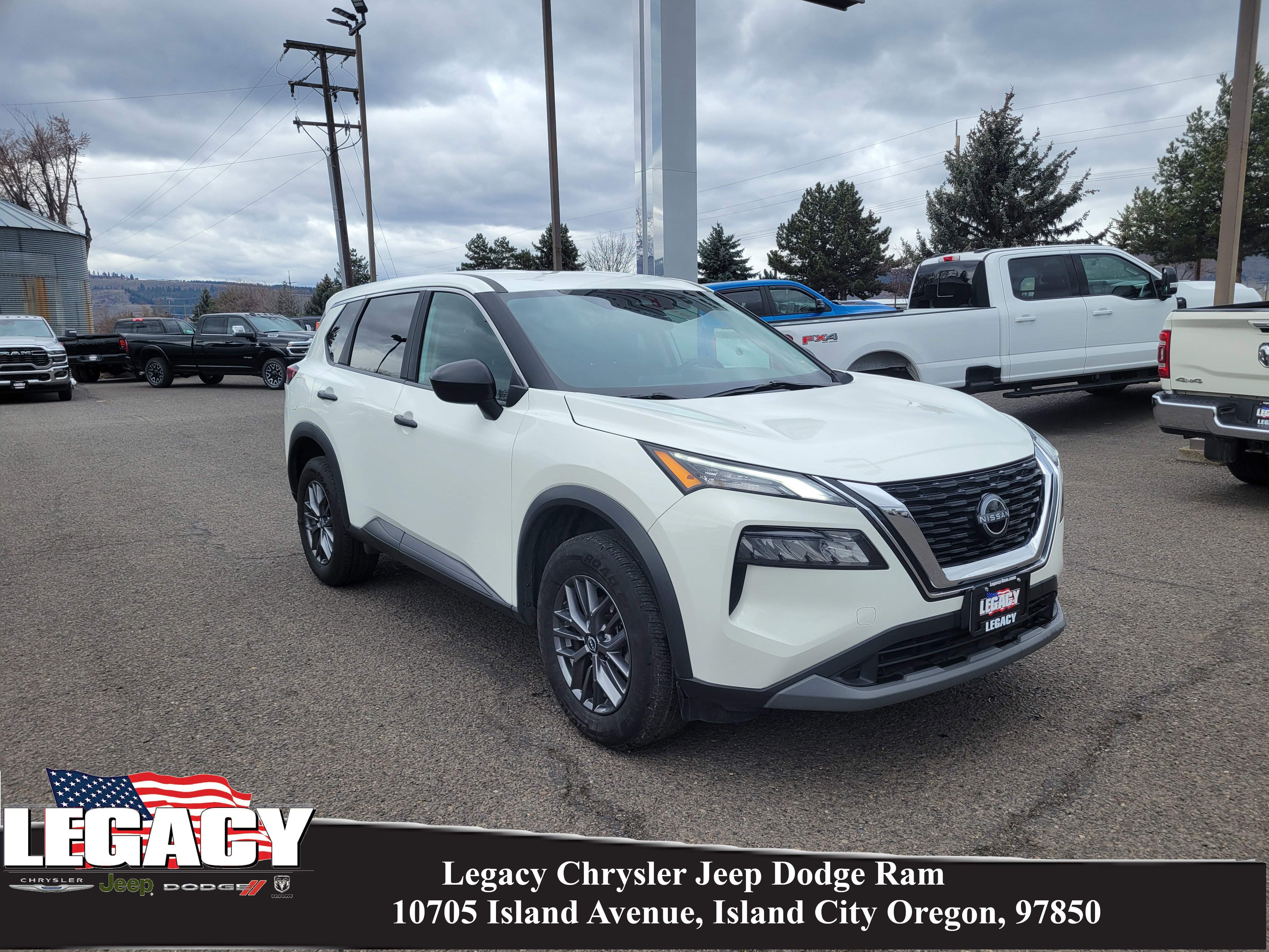 Used 2023 Nissan Rogue S AWD/4WD image 1