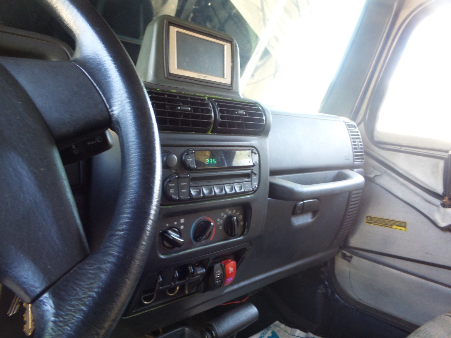 Used 2005 Jeep Wrangler Unlimited w/ Security Group AWD/4WD image 37