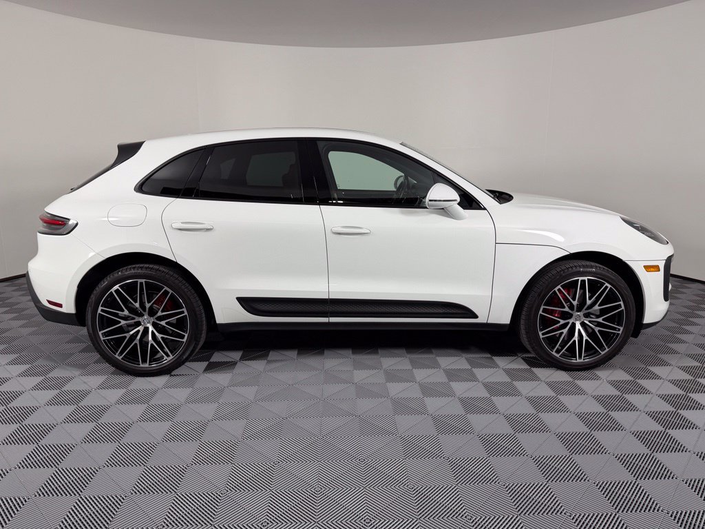 Certified 2024 Porsche Macan S AWD/4WD image 12