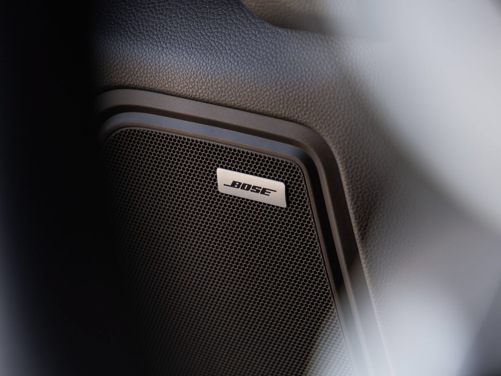 Certified 2021 Porsche Macan AWD/4WD image 19