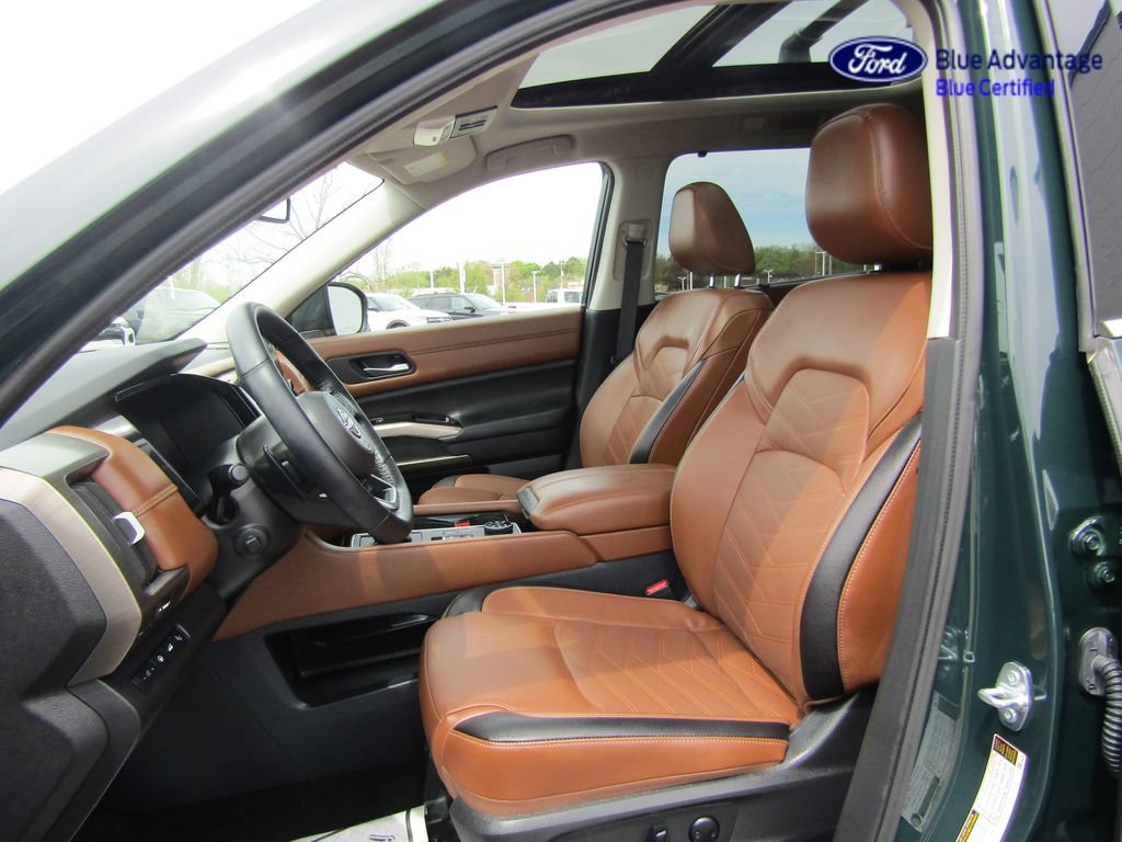Used 2025 Nissan Pathfinder Platinum w/ Cargo Package AWD/4WD image 11
