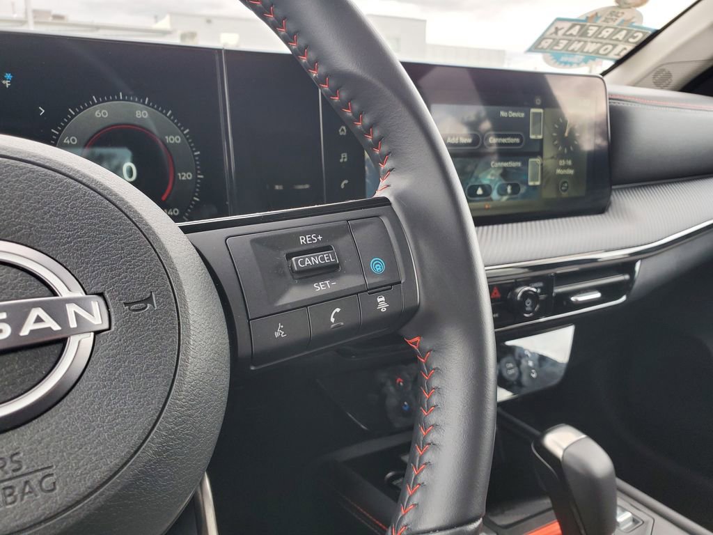 Used 2025 Nissan Kicks SR AWD/4WD image 19