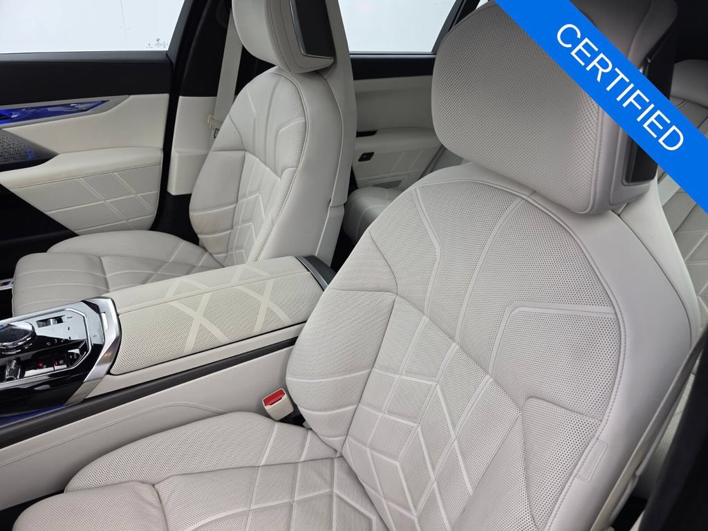 Used 2023 BMW i7 xDrive60 AWD/4WD image 11