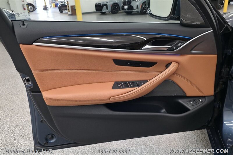 Used 2023 BMW 530e w/ Premium Package RWD image 21