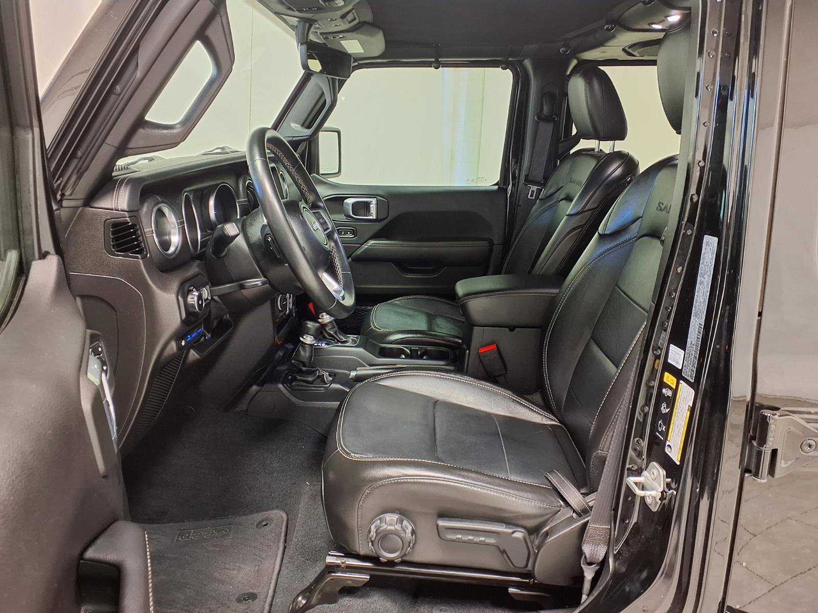 Used 2022 Jeep Wrangler Unlimited Sahara image 25