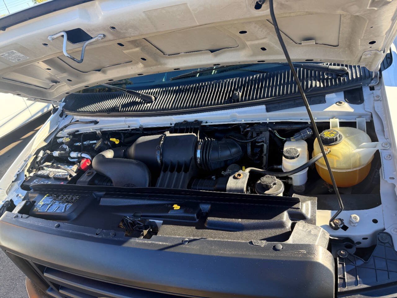 Used 2014 Ford E-350 and Econoline 350 Extended Super Duty w/ Power Group RWD image 42
