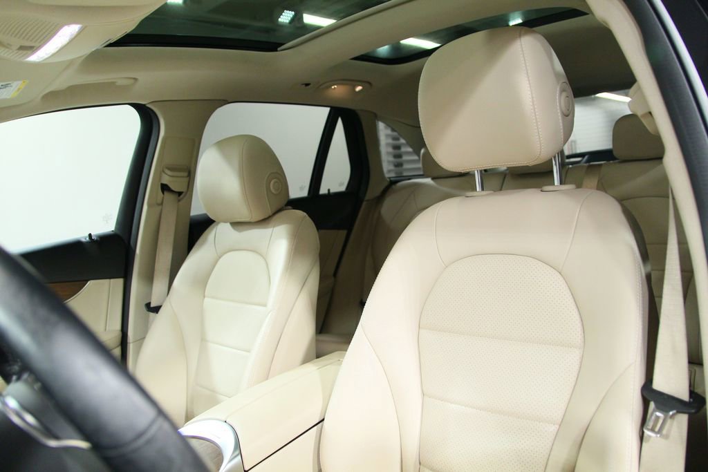 Used 2020 Mercedes-Benz GLC 300 4MATIC image 6