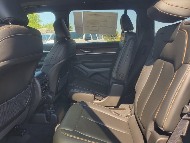 New 2026 Jeep Grand Cherokee L Limited AWD/4WD image 15