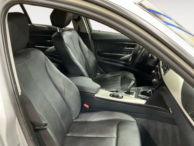 Used 2013 BMW 320i xDrive Sedan AWD/4WD image 15