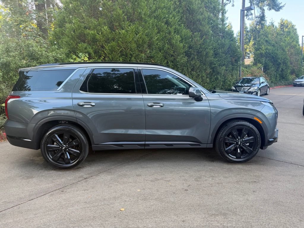 Used 2025 Hyundai Palisade XRT FWD image 2