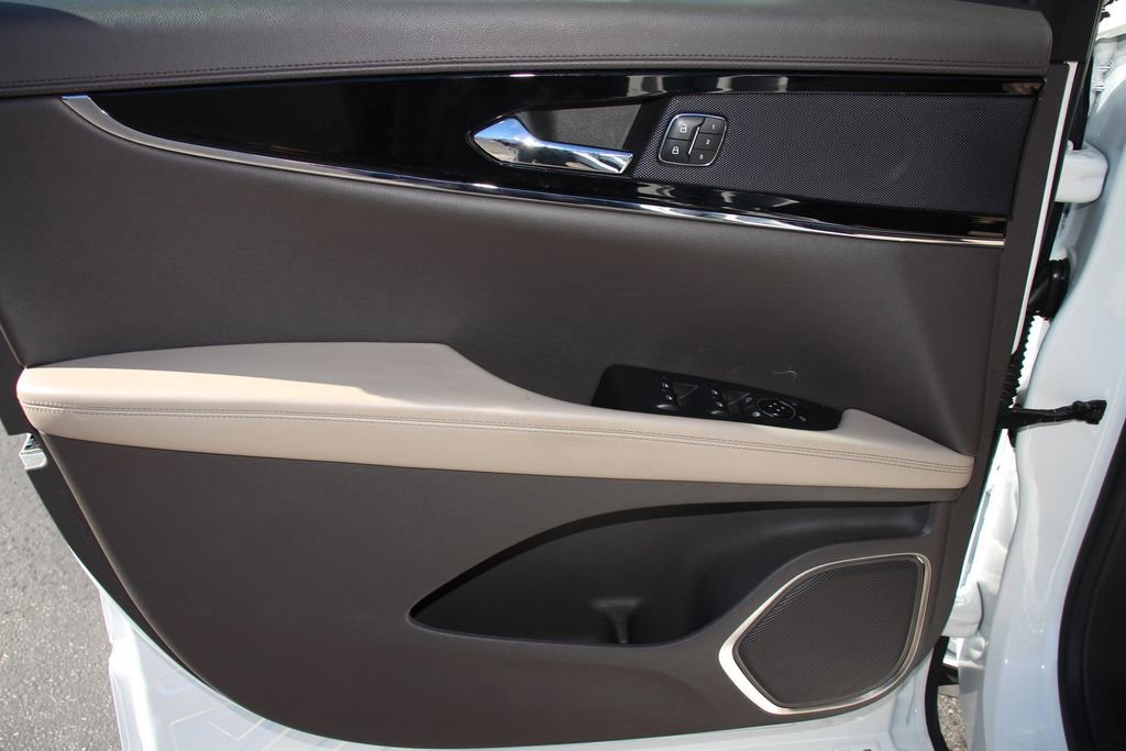 Certified 2022 Lincoln Nautilus AWD w/ Premium Package image 17