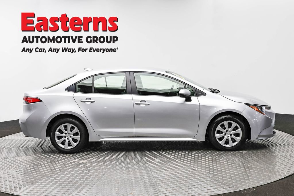 Used 2023 Toyota Corolla LE FWD image 4