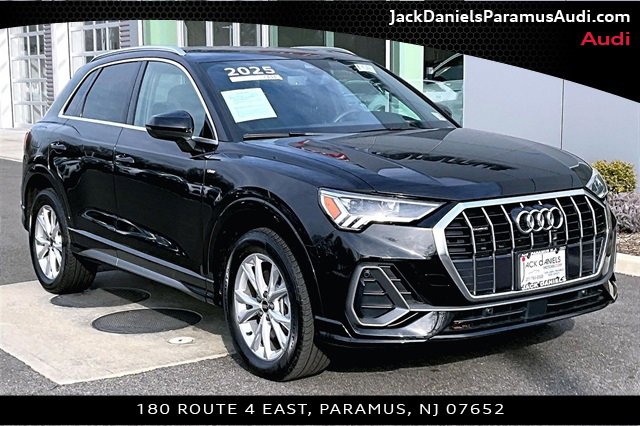 Used 2025 Audi Q3 2.0T Premium w/ Convenience Package image 9