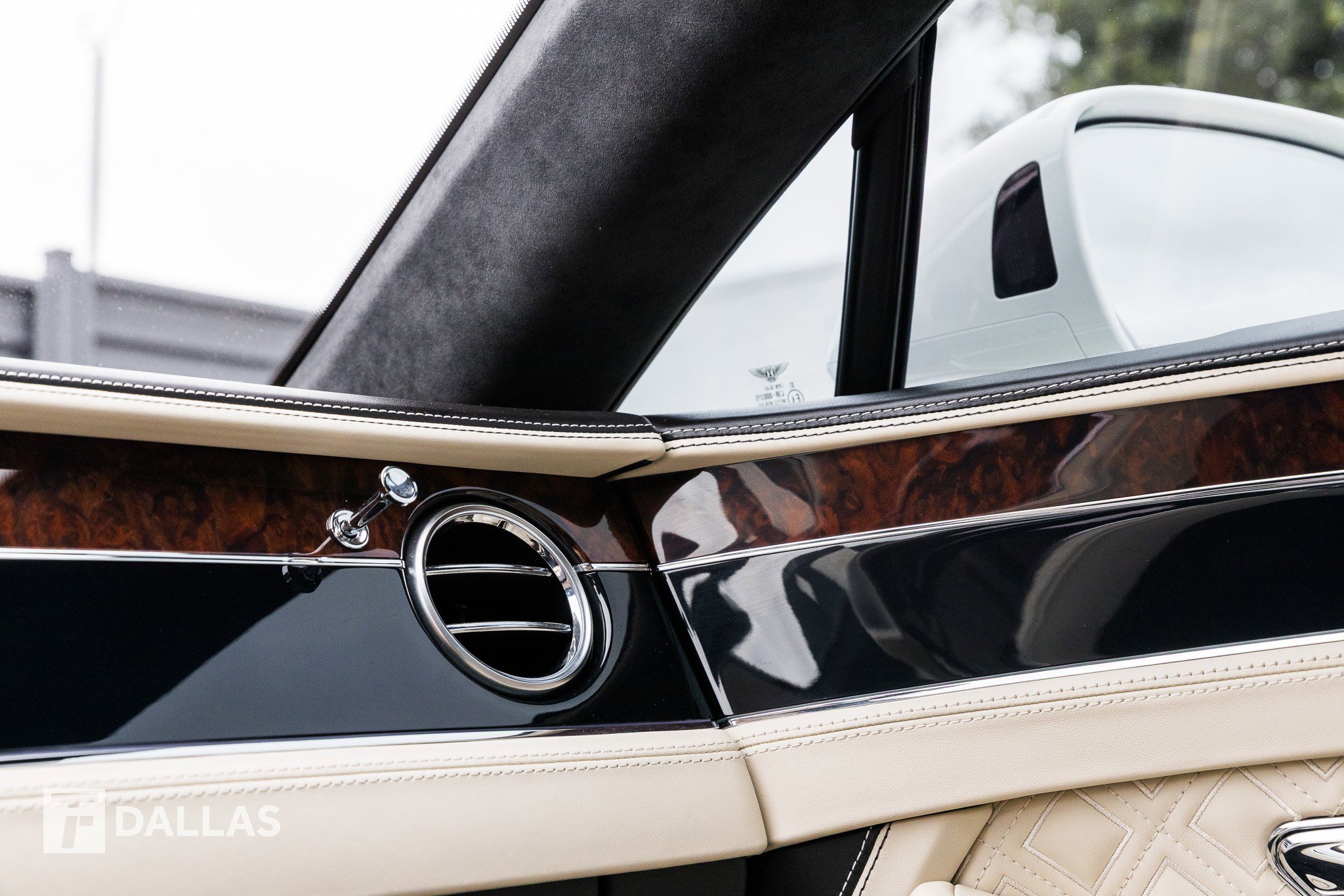 Used 2022 Bentley Continental GT image 28