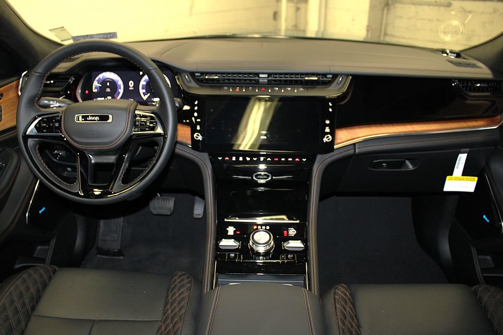 New 2026 Jeep Grand Cherokee Summit w/ MOPAR Finishing Package AWD/4WD image 9