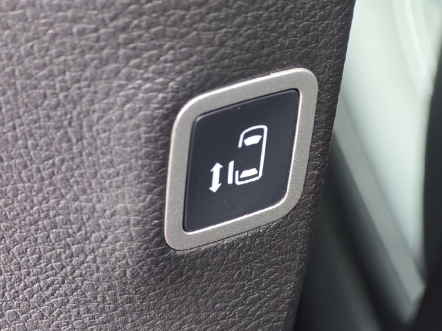 New 2027 Chrysler Pacifica LX FWD image 18