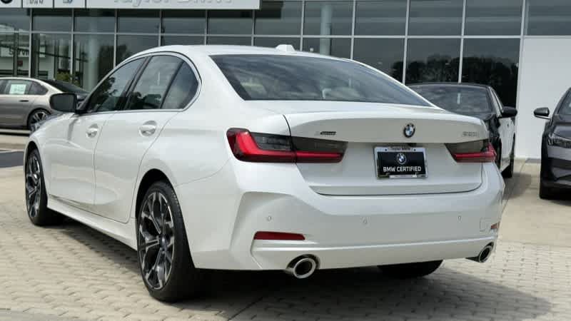 Used 2025 BMW 330i xDrive Sedan w/ Convenience Package AWD/4WD image 4