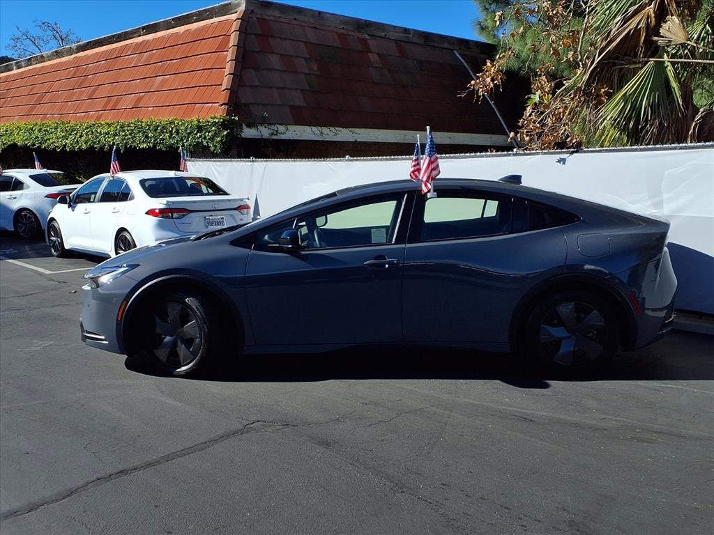 Certified 2025 Toyota Prius Plug-In Hybrid image 3