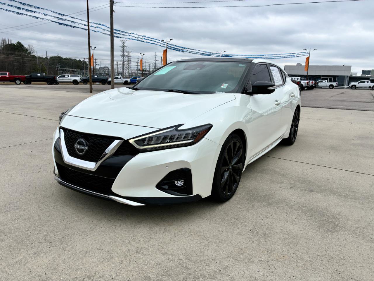 Used 2023 Nissan Maxima SR w/ Sport Mat Group image 2