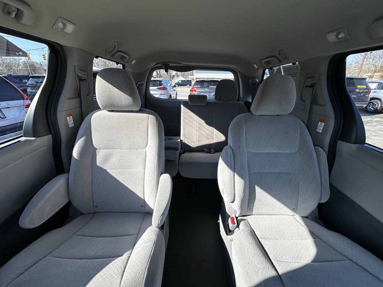 Used 2020 Toyota Sienna LE AWD/4WD image 20