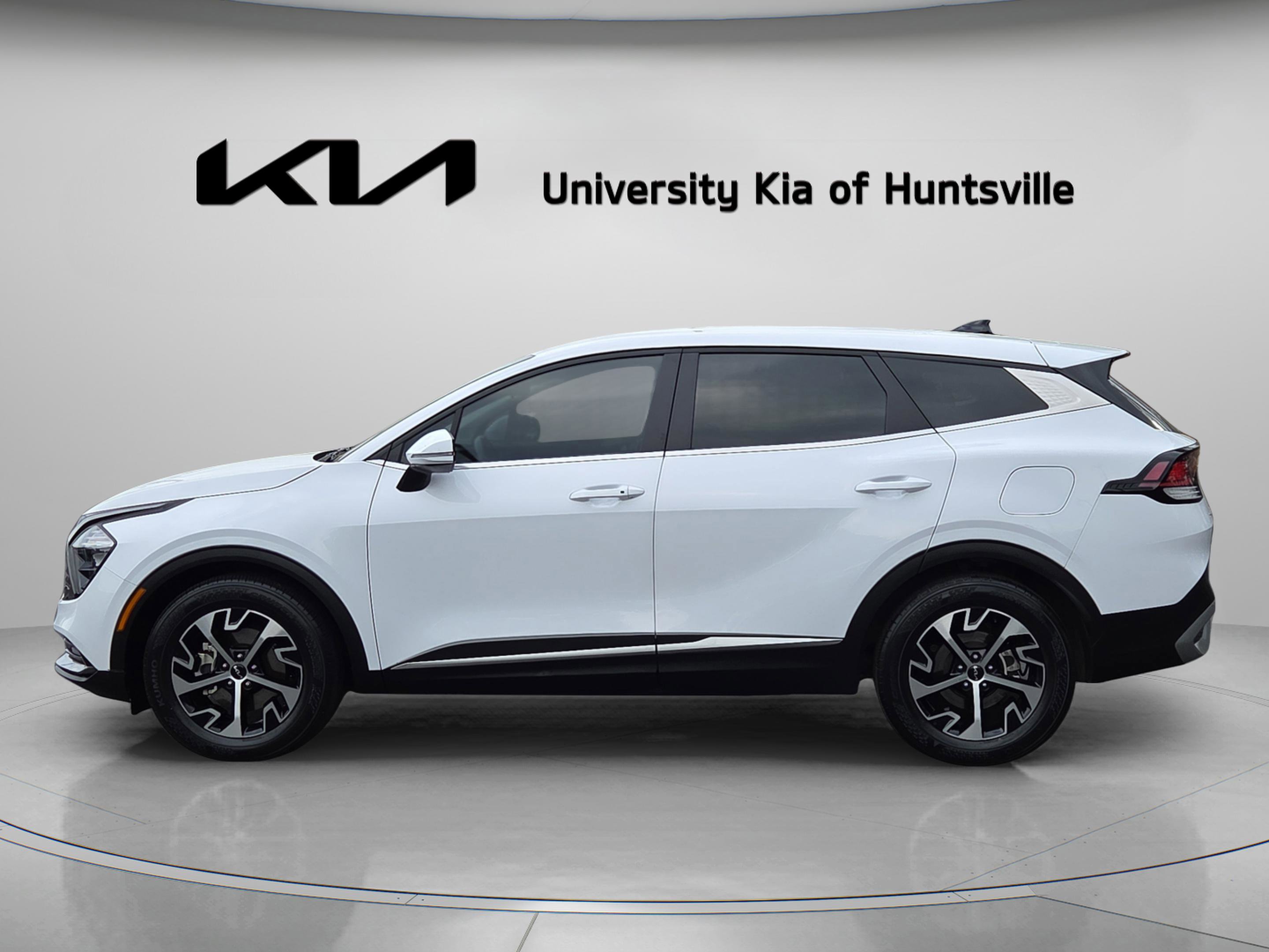 Used 2023 Kia Sportage EX image 4
