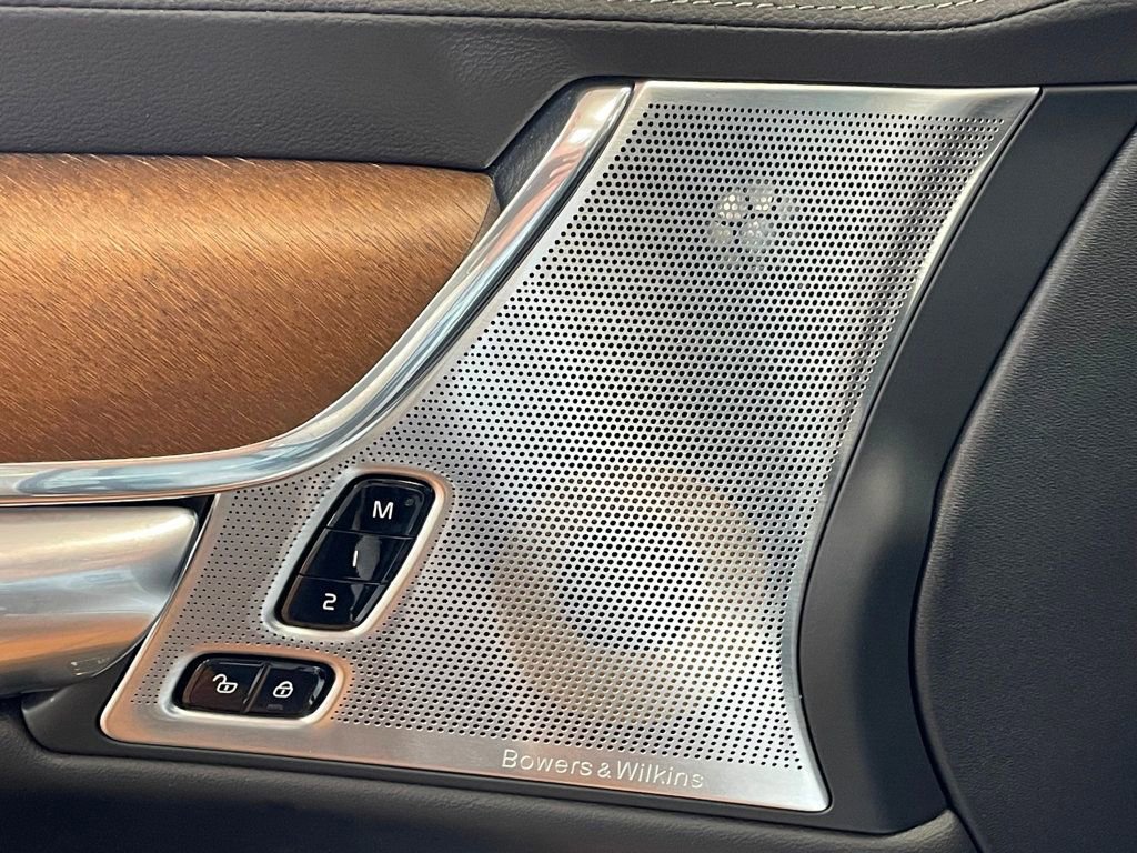 Used 2018 Volvo S90 T6 Inscription w/ Convenience Package image 14