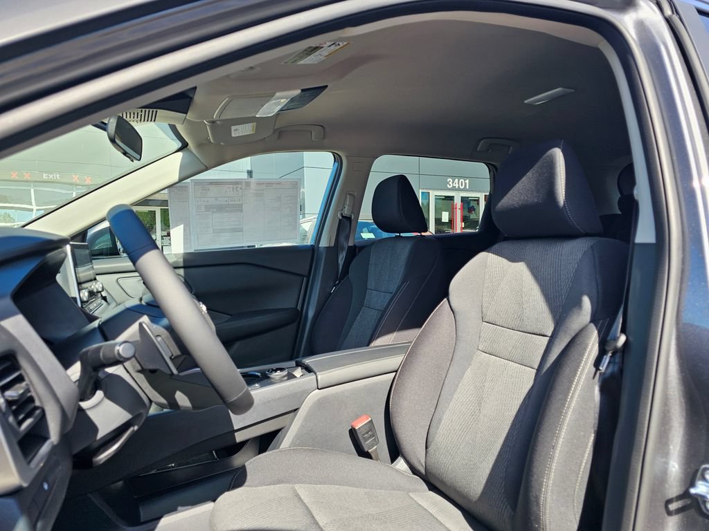 New 2026 Nissan Rogue SV AWD/4WD image 18