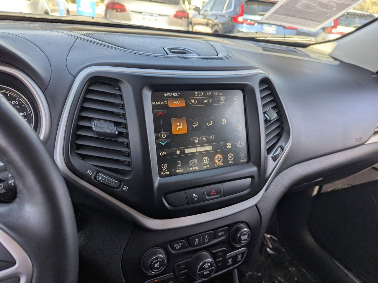 Used 2018 Jeep Cherokee Overland w/ Heavy Duty Protection Group AWD/4WD image 23