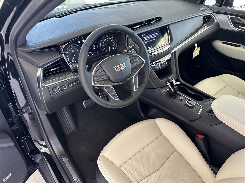 New 2025 Cadillac XT5 Sportv w/ Technology Package image 10