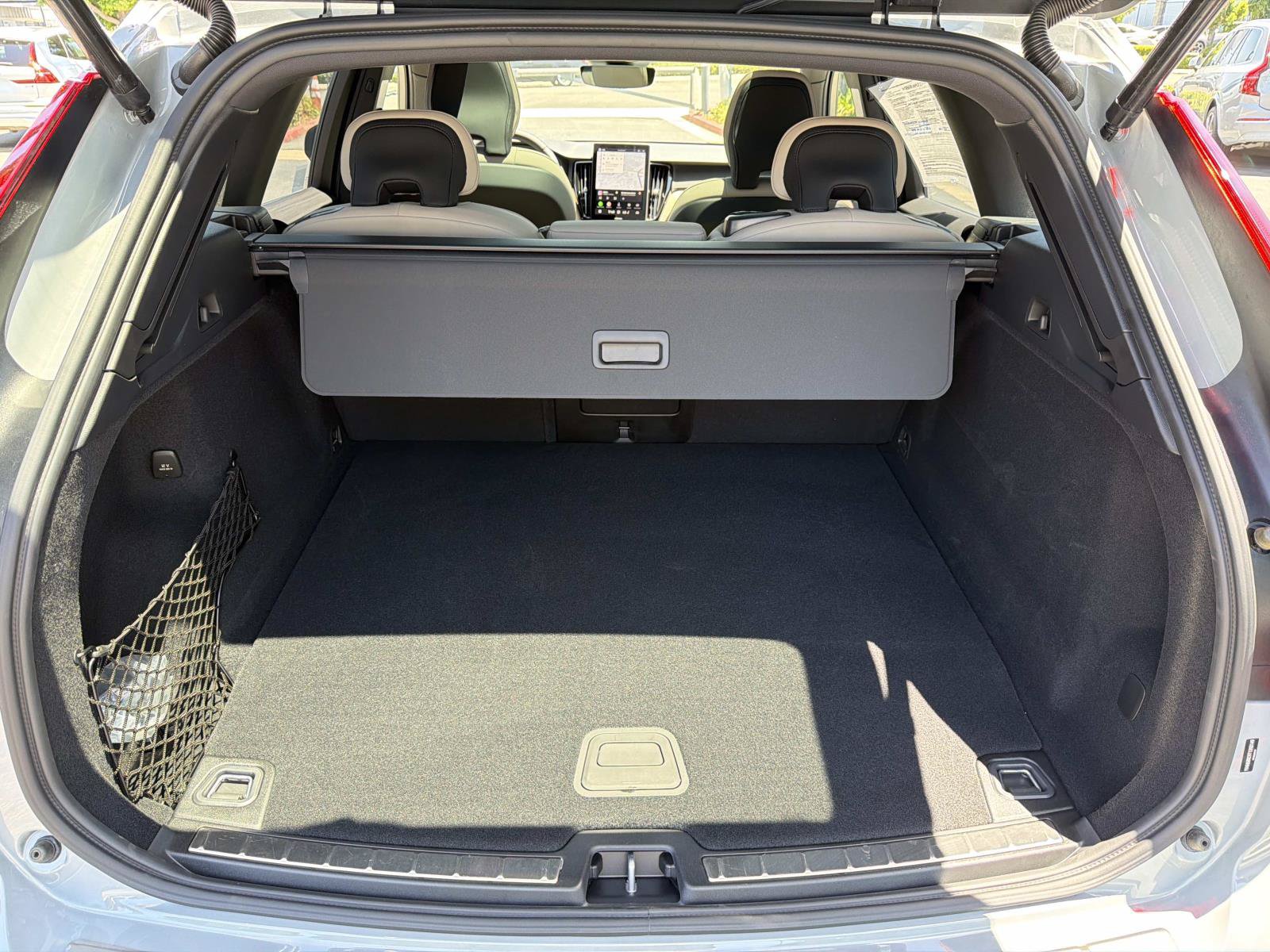 Used 2026 Volvo XC60 T8 Plus w/ Protection Package Premier AWD/4WD image 23