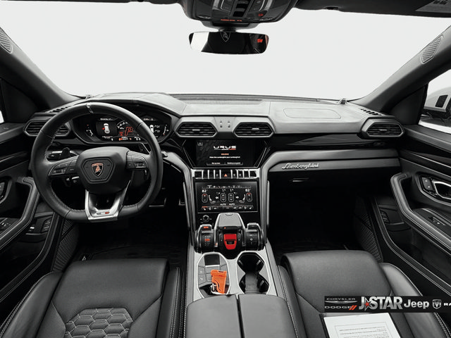 Used 2022 Lamborghini Urus AWD/4WD image 8