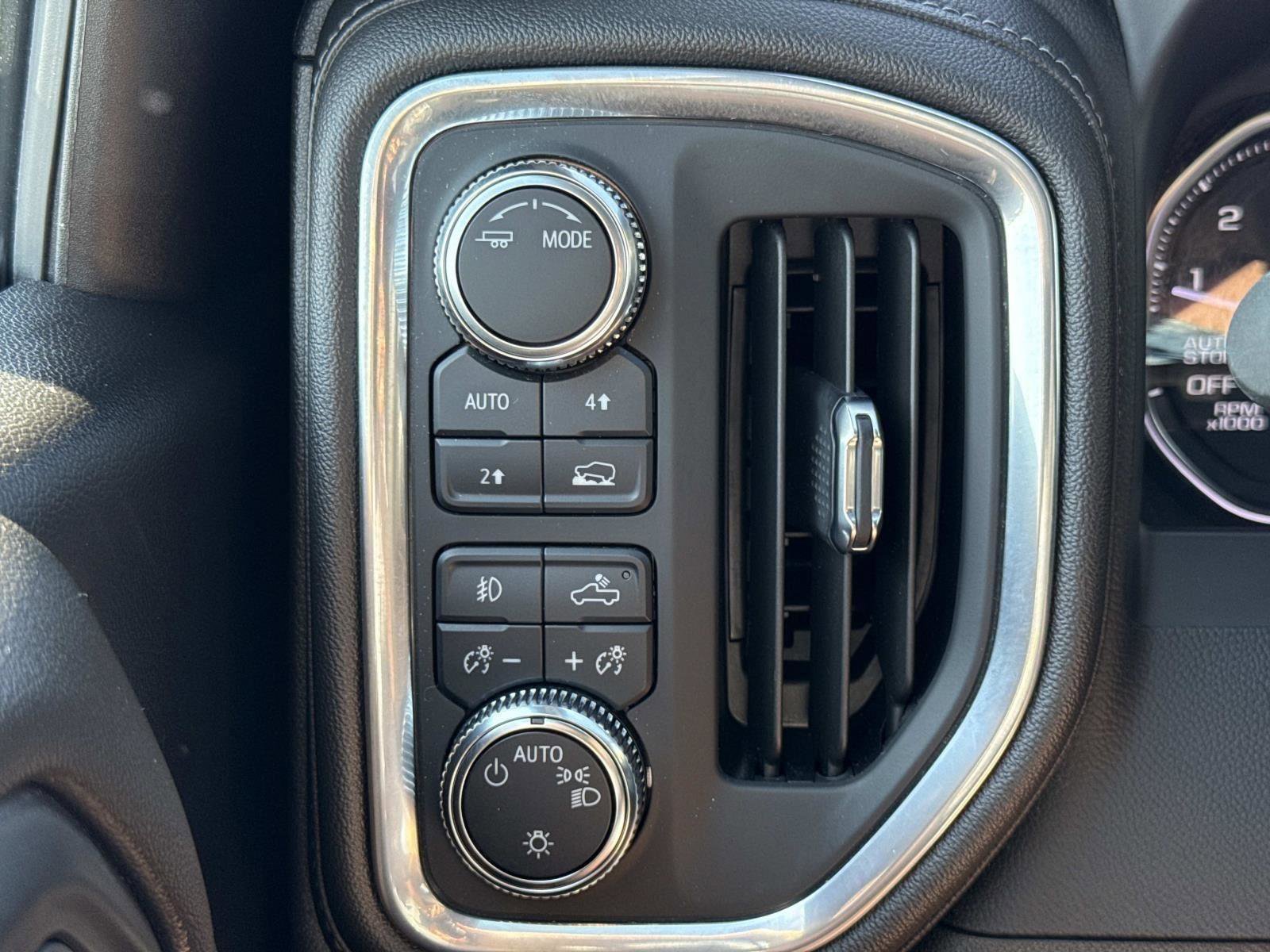 Used 2022 GMC Sierra 1500 Elevation image 11