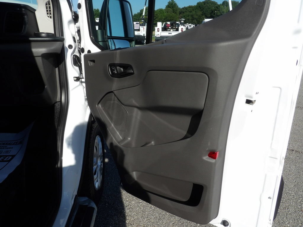 Used 2025 Ford Transit 250 Low Roof w/ Exterior Upgrade Package RWD image 29