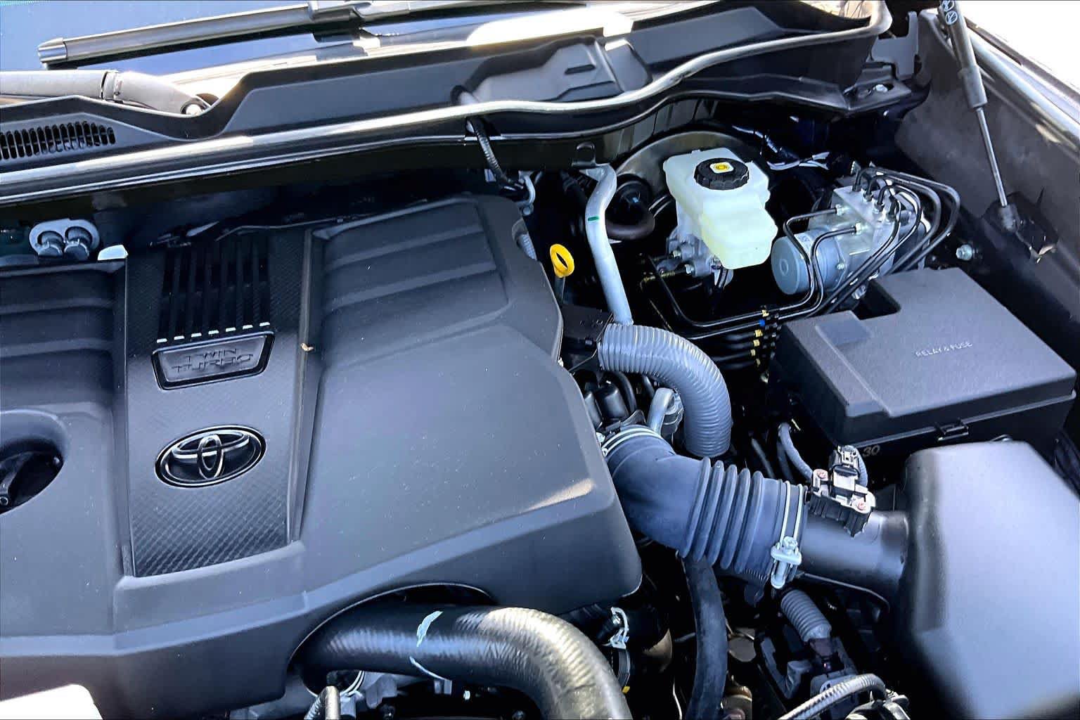 Used 2025 Toyota Tundra Platinum AWD/4WD image 28