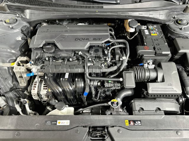 Used 2025 Hyundai Elantra SE w/ Cargo Package FWD image 22